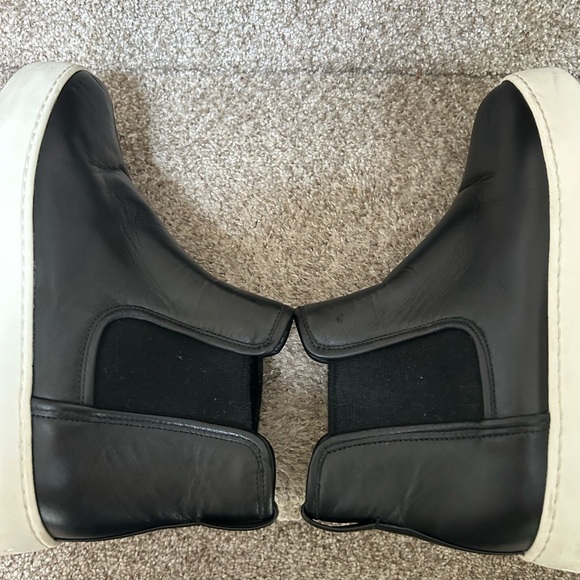 Vince Warren Water Resistant Genuine Shearling Lined Sneaker Boot. Black leather - Picture 9 of 13